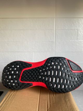 Nike Invencible 3 Rojo/Blanco