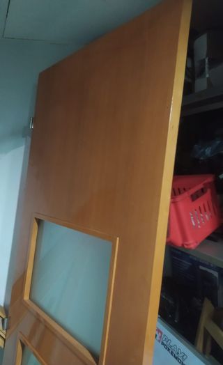 Puerta madera comedor con cristal