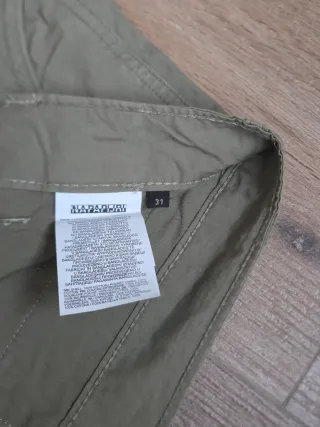 Pantalón corto Napapijri verde militar