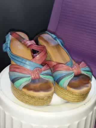Sandalias cuña multicolor Hechas en España