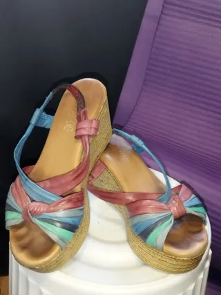 Sandalias cuña multicolor Hechas en España