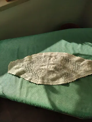 Centrino uncinetto beige e multicolore