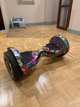 Hoverboard con diseño colorido