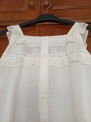 Camisón blanco clínica encaje