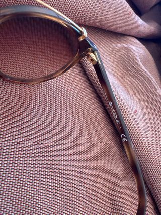 Gafas de sol Vogue marrones y doradas