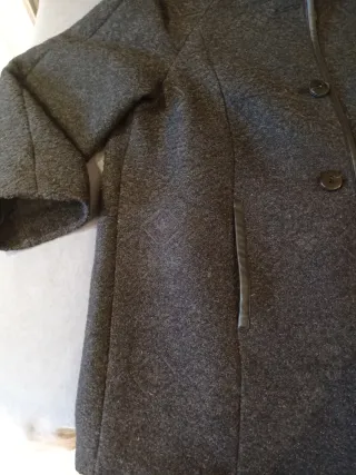 Abrigo corto o Chaqueton mujer negra con estanpado