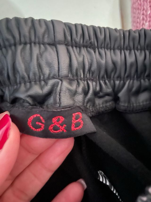 Pantalón cargo polipiel negro