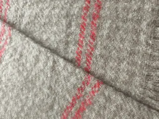 Bufanda manta gris y rosa