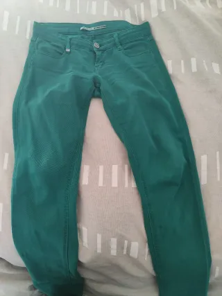 Pantalón vaquero verde