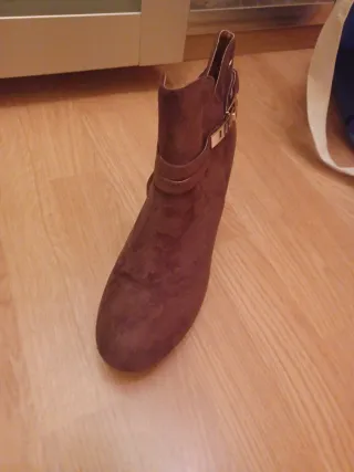 Botines XTI Talla 41 Marrones Sin Usar