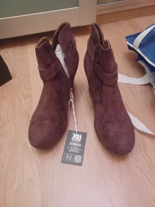 Botines XTI Talla 41 Marrones Sin Usar