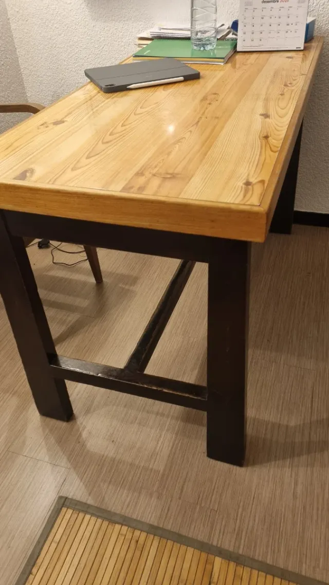 2 Mesas, escritorio, comedor