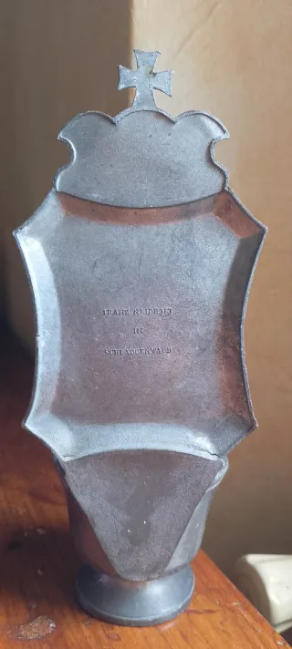 Acquasantiera antica in peltro F. Neidhart Boemia