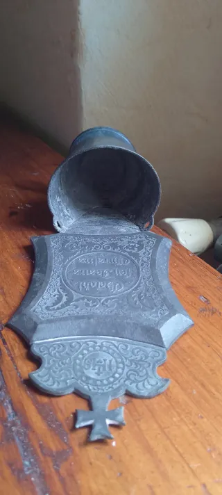 Acquasantiera antica in peltro F. Neidhart Boemia