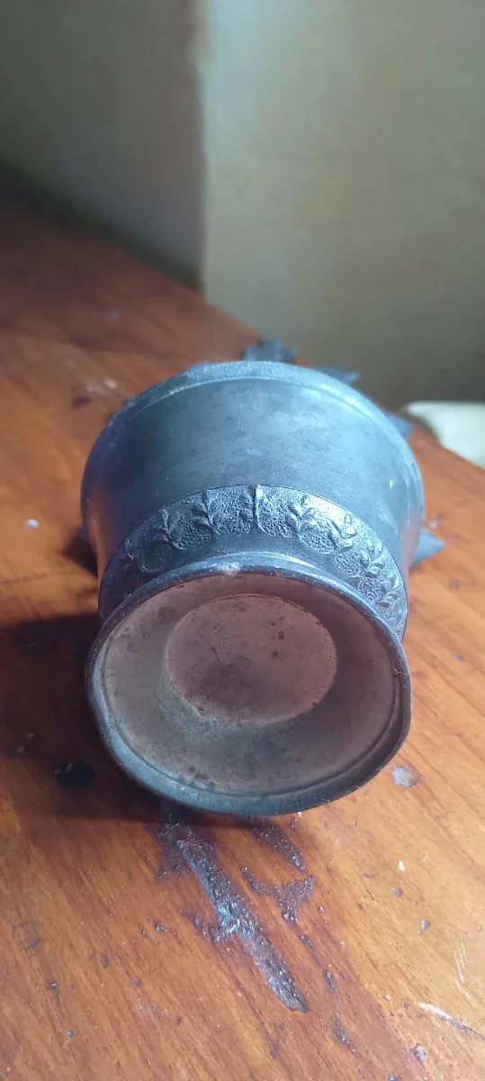 Acquasantiera antica in peltro F. Neidhart Boemia