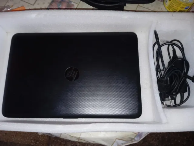 Ordenador portátil HP negro