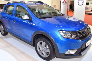 Tapa enganche delantera DACIA