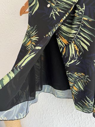 Blusa Estampada Hojas Tropicales