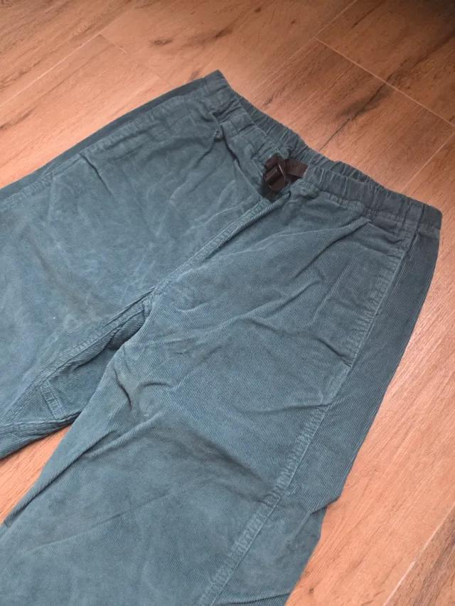 Pantalón pana Levi's verde