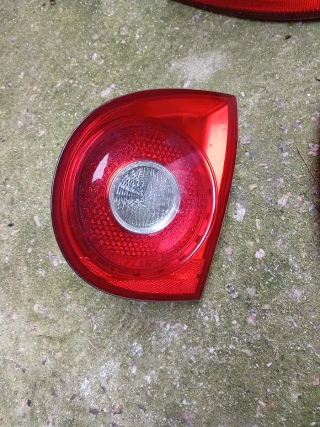 Pilotos portón Golf V