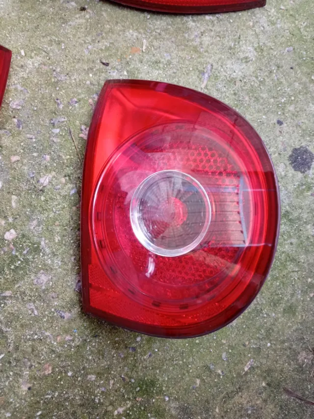 Pilotos portón Golf V