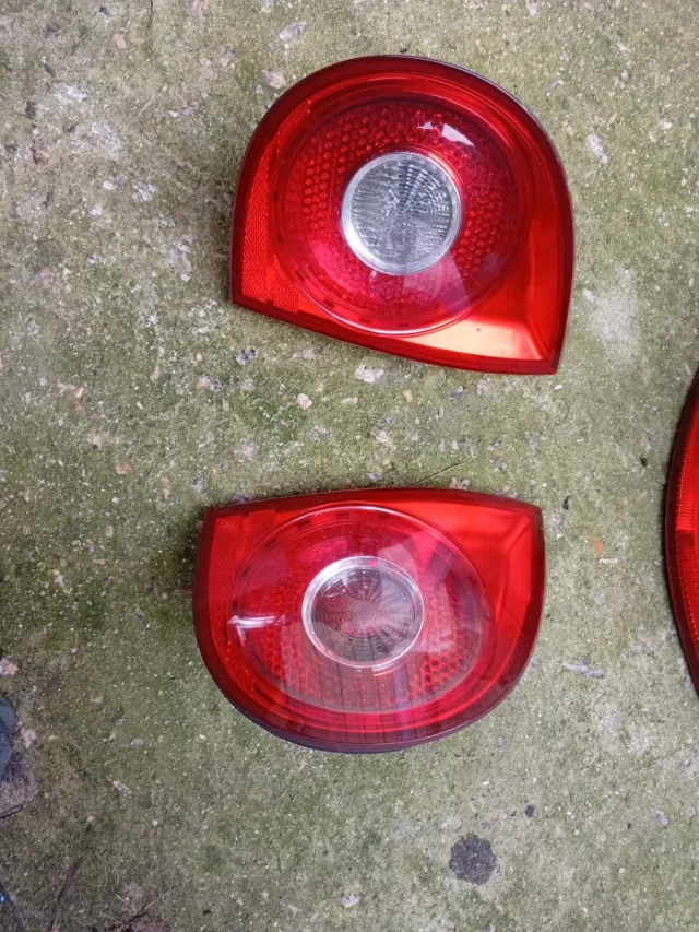 Pilotos portón Golf V