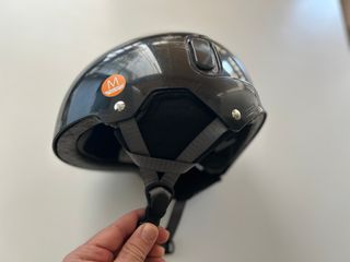 Casco infantil para actividades en la nieve