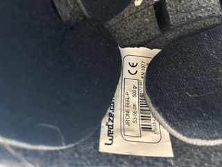 Casco infantil para actividades en la nieve