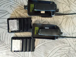 2 Walkie Yaesu VX-246