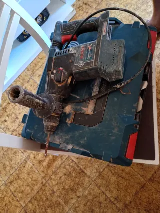 Taladro Bosch Profesional Batería + Martillo