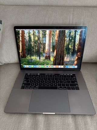 MacBook Pro 15” Gris Espacial