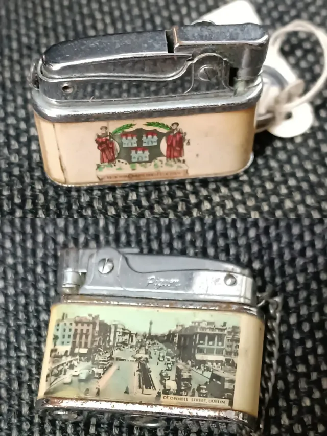 Raccolta di accendini antichi e da collezione