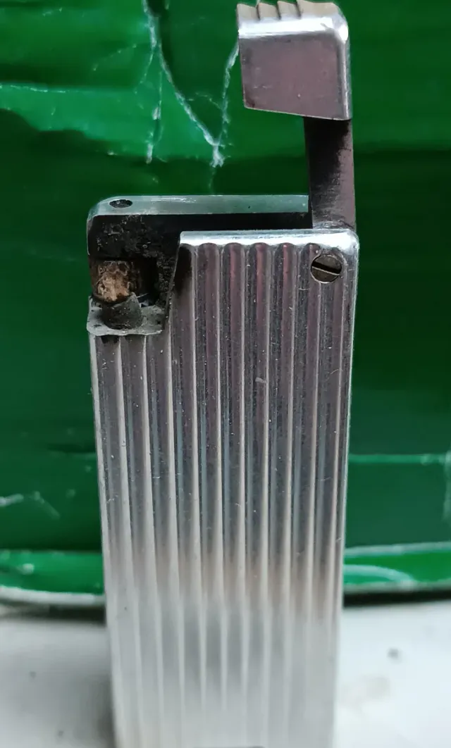 Raccolta di accendini antichi e da collezione