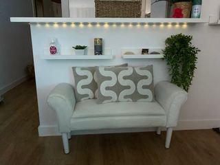 Panca imbottita beige con 2 cuscini