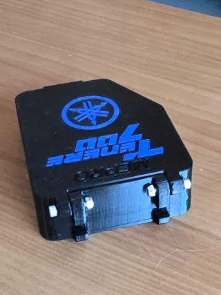 Caja bajo asiento Yamaha Teneré 700 con logo