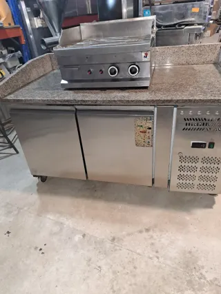 Mesa fría acero inoxidable con mármol