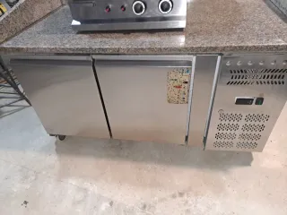 Mesa fría acero inoxidable con mármol