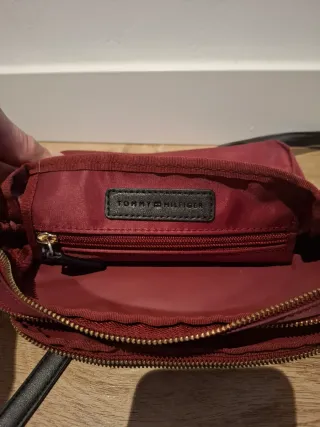 Bolso bandolera Tommy Hilfiger granate