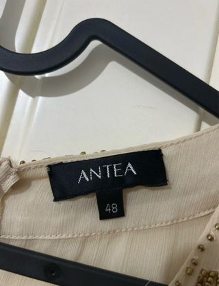 Vestido gasa camel con pedrería