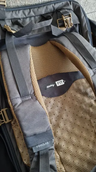 Mochila Forclaz Travel 500 50L Decathlon