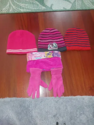 Gorros Braga y guantes polares