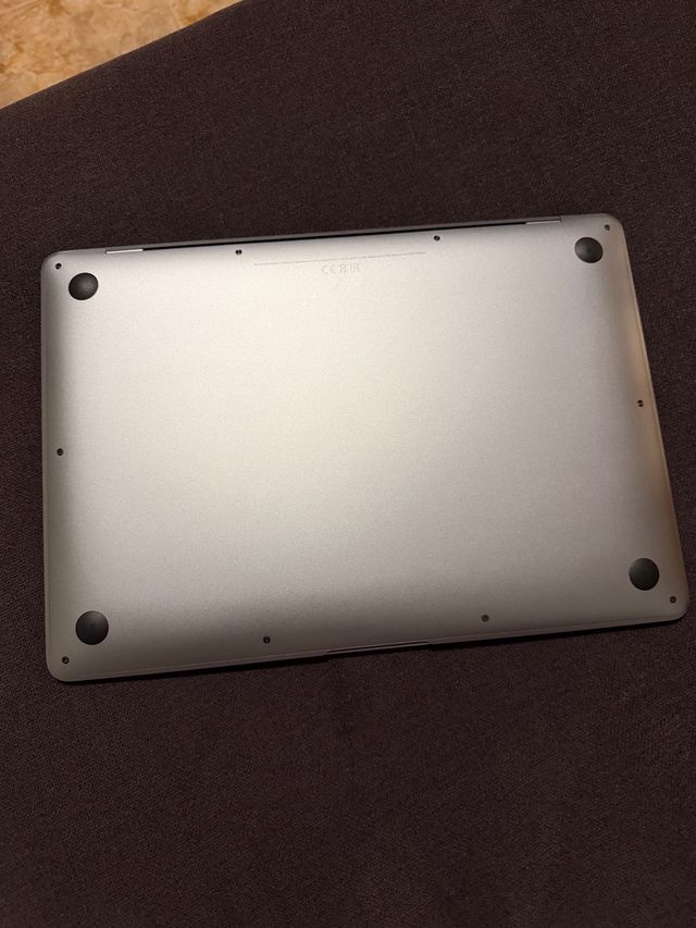 MacBook Air M1 8GB RAM / 256GB Plata