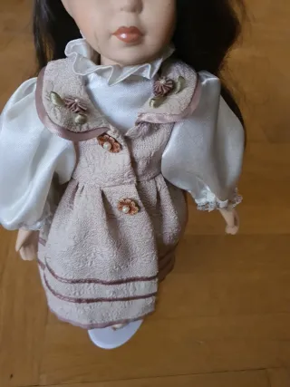 Muñeca cerámica 30cm con soporte