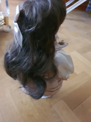 Muñeca cerámica 30cm con soporte