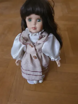 Muñeca cerámica 30cm con soporte