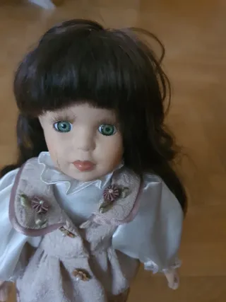 Muñeca cerámica 30cm con soporte