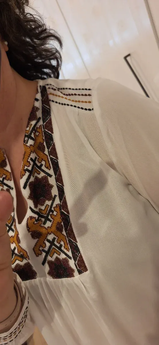 Blusa boho bordada blanca