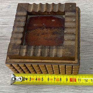 Scatola portagioie in legno intagliato