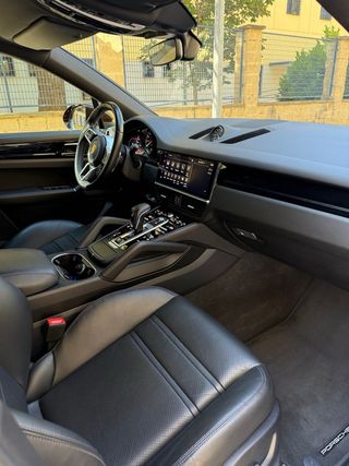 Porsche Cayenne 2022