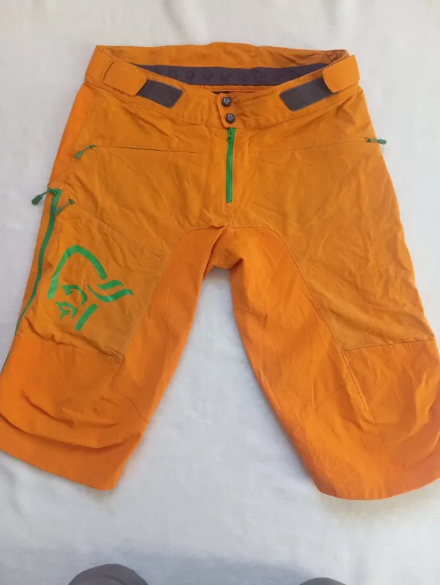 Pantalones cortos Norrona Naranjas